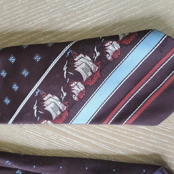 Vintage 1970's brown ship necktie - Picture 2 of 4